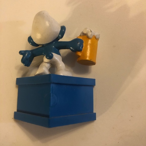 Vintage Happy Anniversary Smurf cheers with Beer - Picture 2 of 10